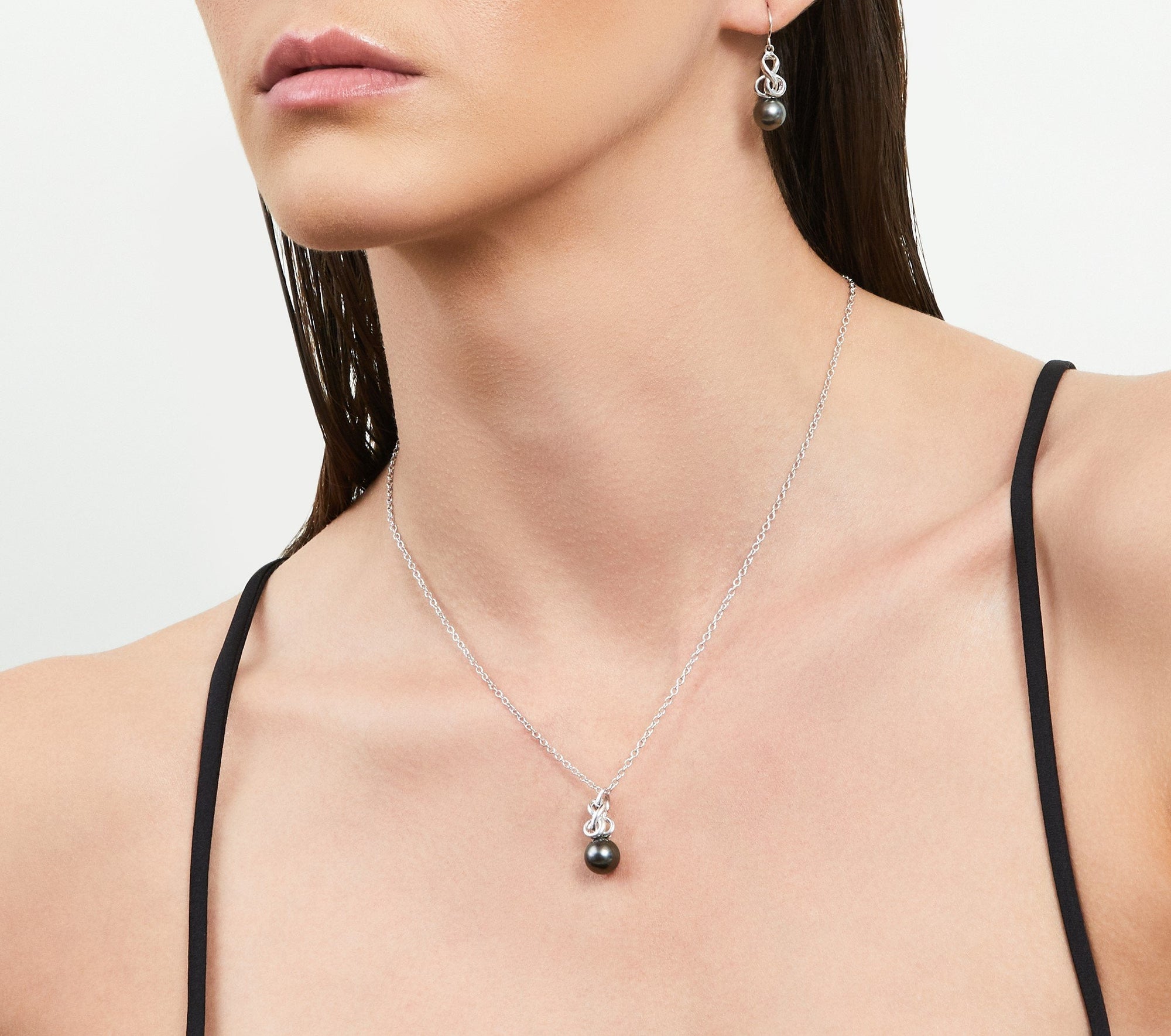 Tahitian South Sea Pearl Adrian Pendant - Model Image