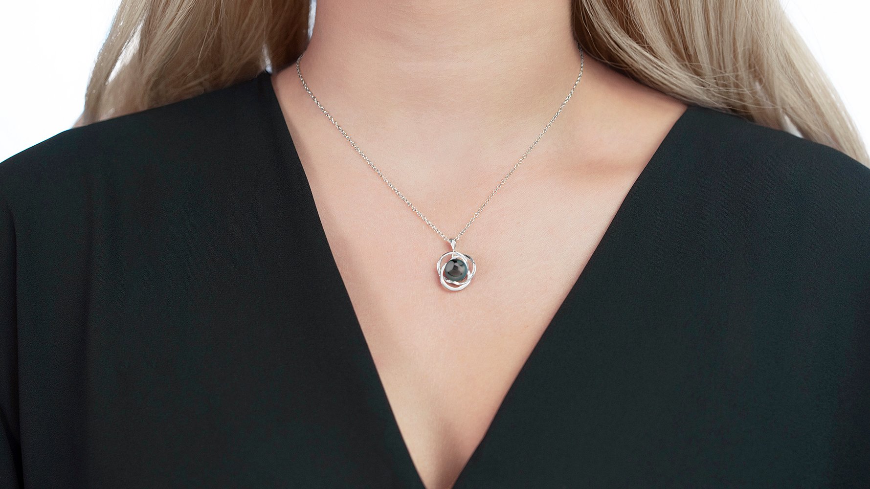 Tahitian South Sea Pearl Lexi Pendant - Model Image